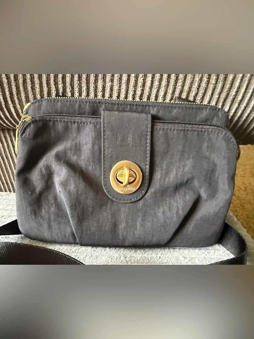 Baggallini Black Nylon Crossbody Bag Purse with Gold Turn-Lock